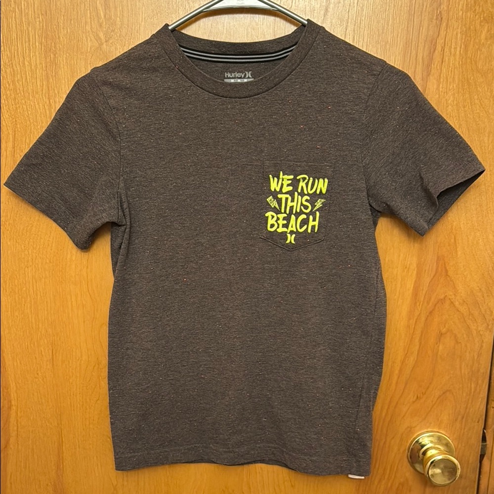 Youth Hurley T-shirt We Run This Beach Size M
